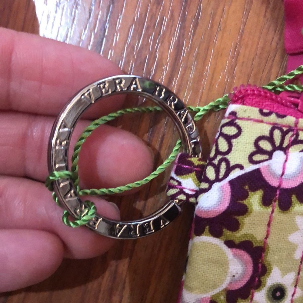 NWT Vera Bradley very berry zip ID case keychain. - Picture 4 of 7